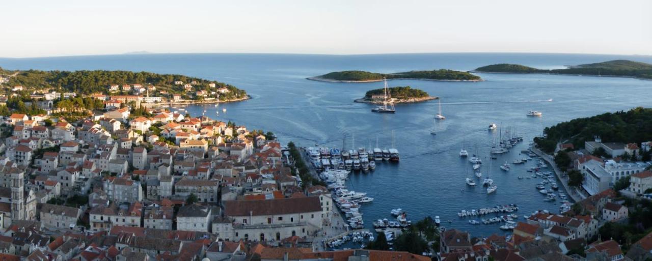 Feelhvar Along Bluelagoon Beach Хвар Экстерьер фото