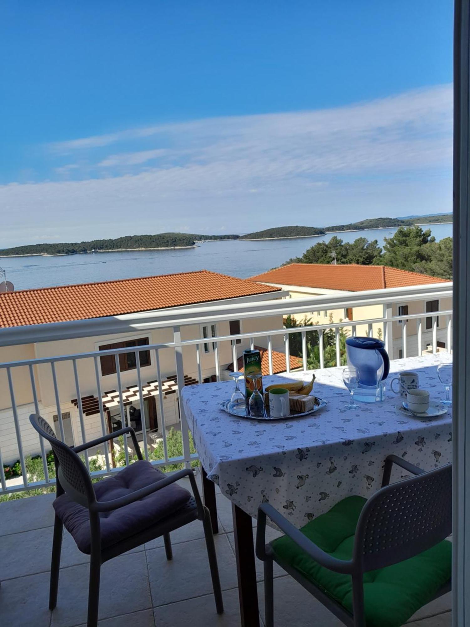 Feelhvar Along Bluelagoon Beach Хвар Номер фото