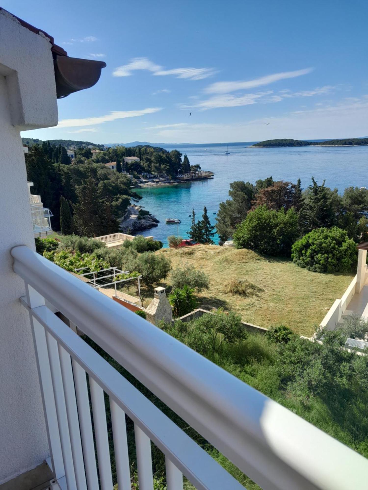 Feelhvar Along Bluelagoon Beach Хвар Номер фото